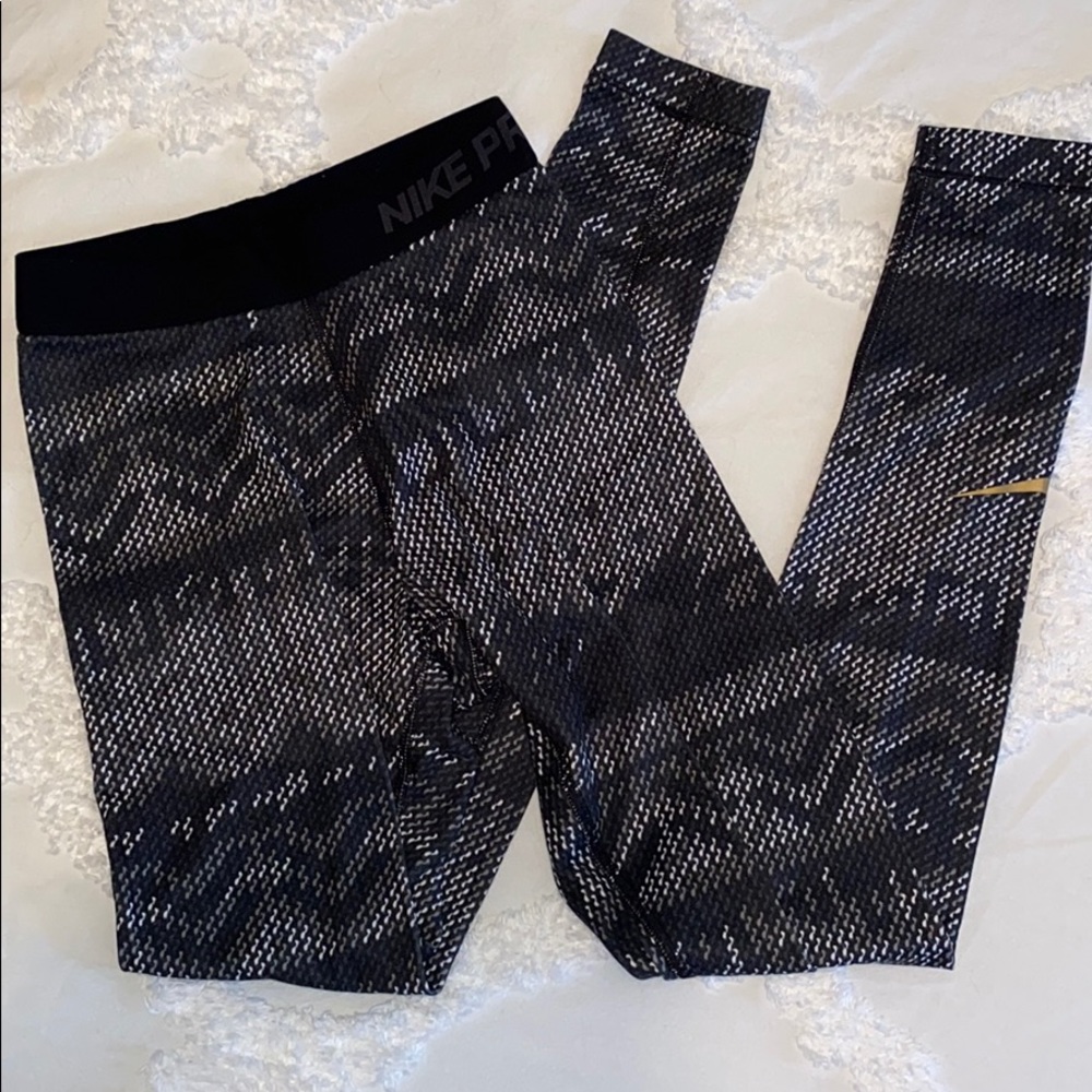 Nike workout leggings